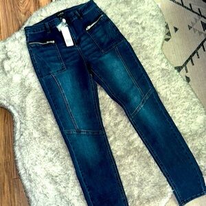 NWT. Woman’s Bebe total stitch detail jeans. Size 29w.